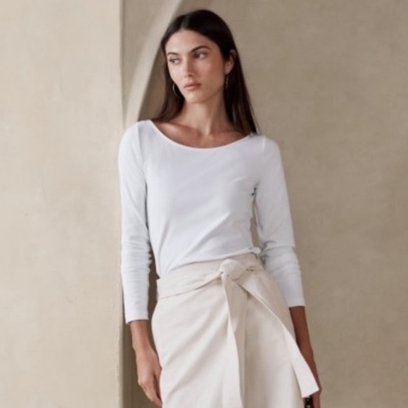 Banana Republic Tops - New! BANANA REPUBLIC Refined Scoop-Neck T-Shirt in Crisp White, Size Large